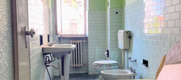 3-salle Appartement à Canelli, Italy No. 281641 9