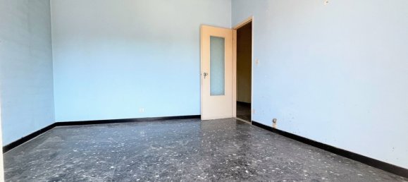 3-salle Appartement à Canelli, Italy No. 281641 7