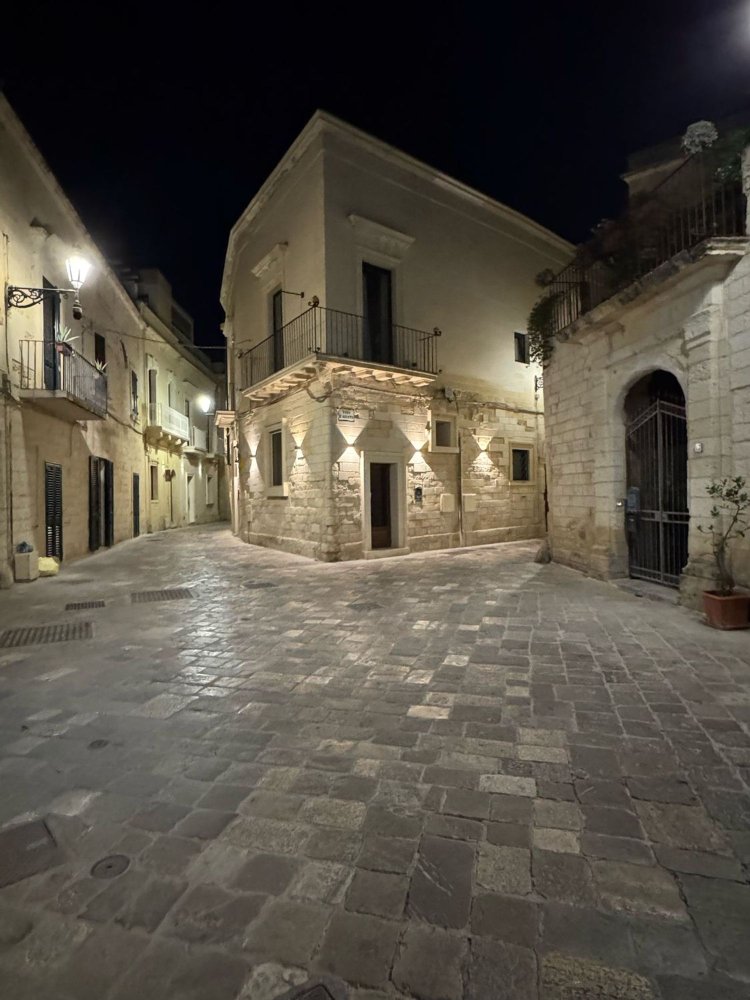 Квартира с 2 комнатами в Лечче, Италия № 283033