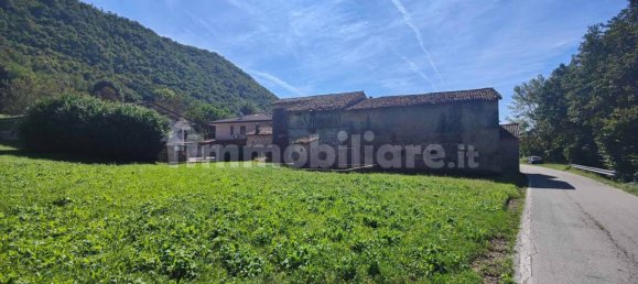 3 bedrooms House in Castelgomberto, Italy No. 344726 4