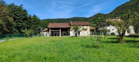 3 bedrooms House in Castelgomberto, Italy No. 344726 2