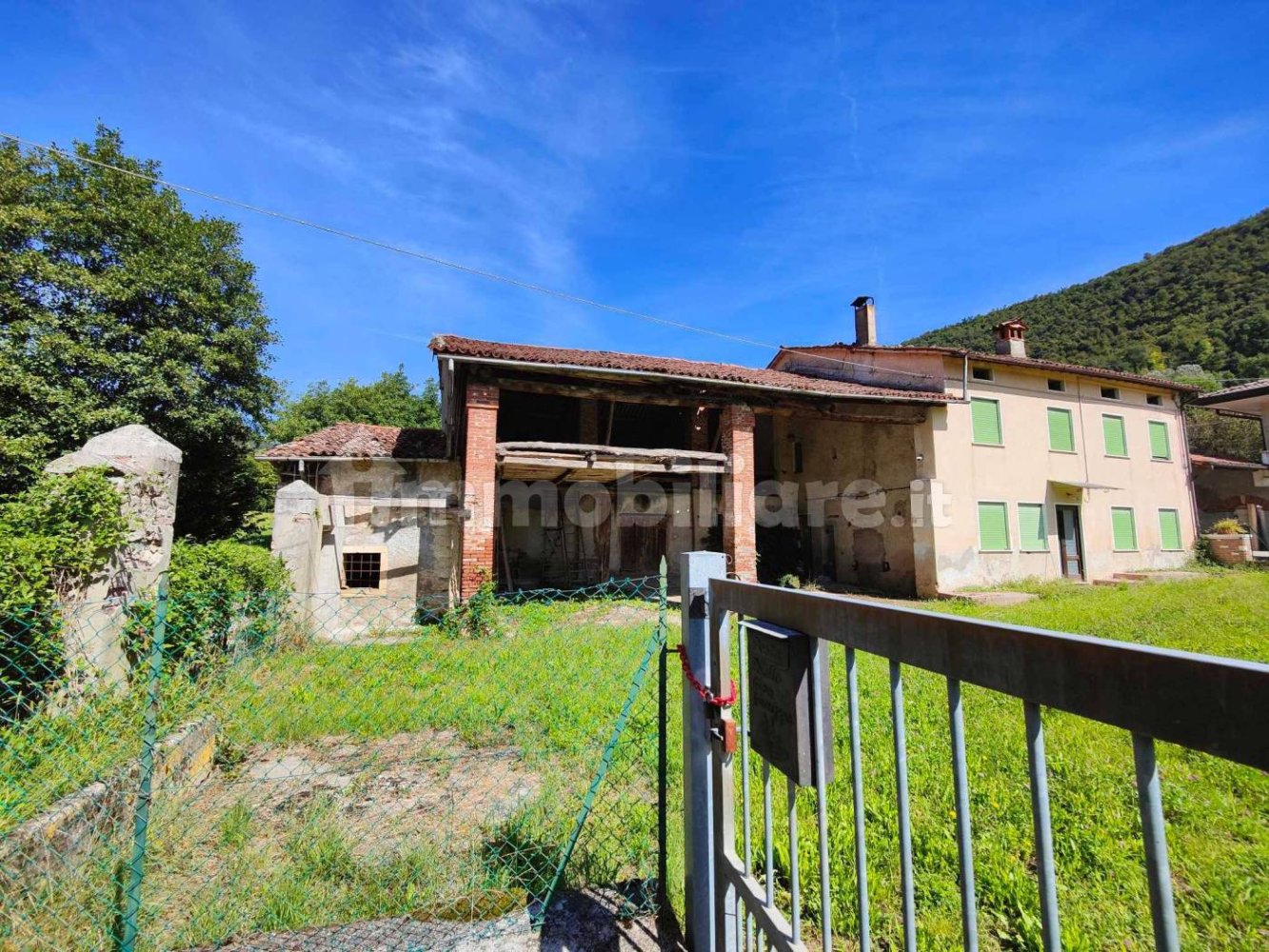 3 bedrooms House in Castelgomberto, Italy No. 344726