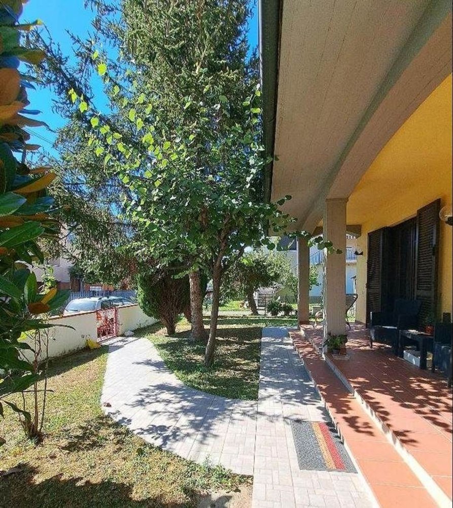 7 rooms Villa in Pisa, Italy No. 221656