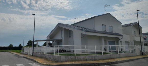 4 rooms Villa in Villafranca Padovana, Italy No. 18124 4