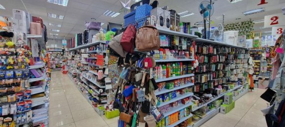 325m² Commercial property in Rimini, Italy No. 374027 5