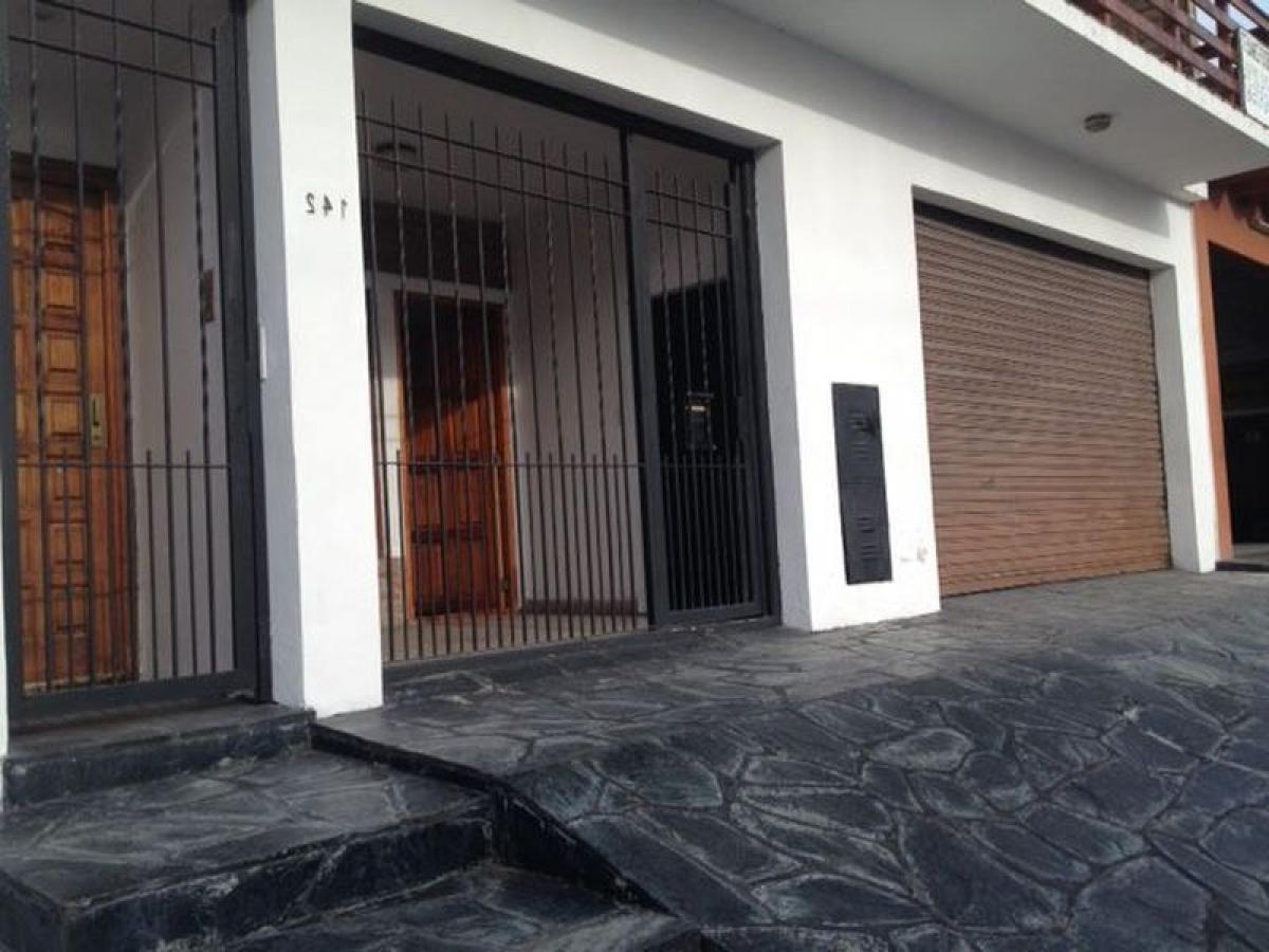 3 bedrooms House in Mar del Plata, Argentina No. 103335