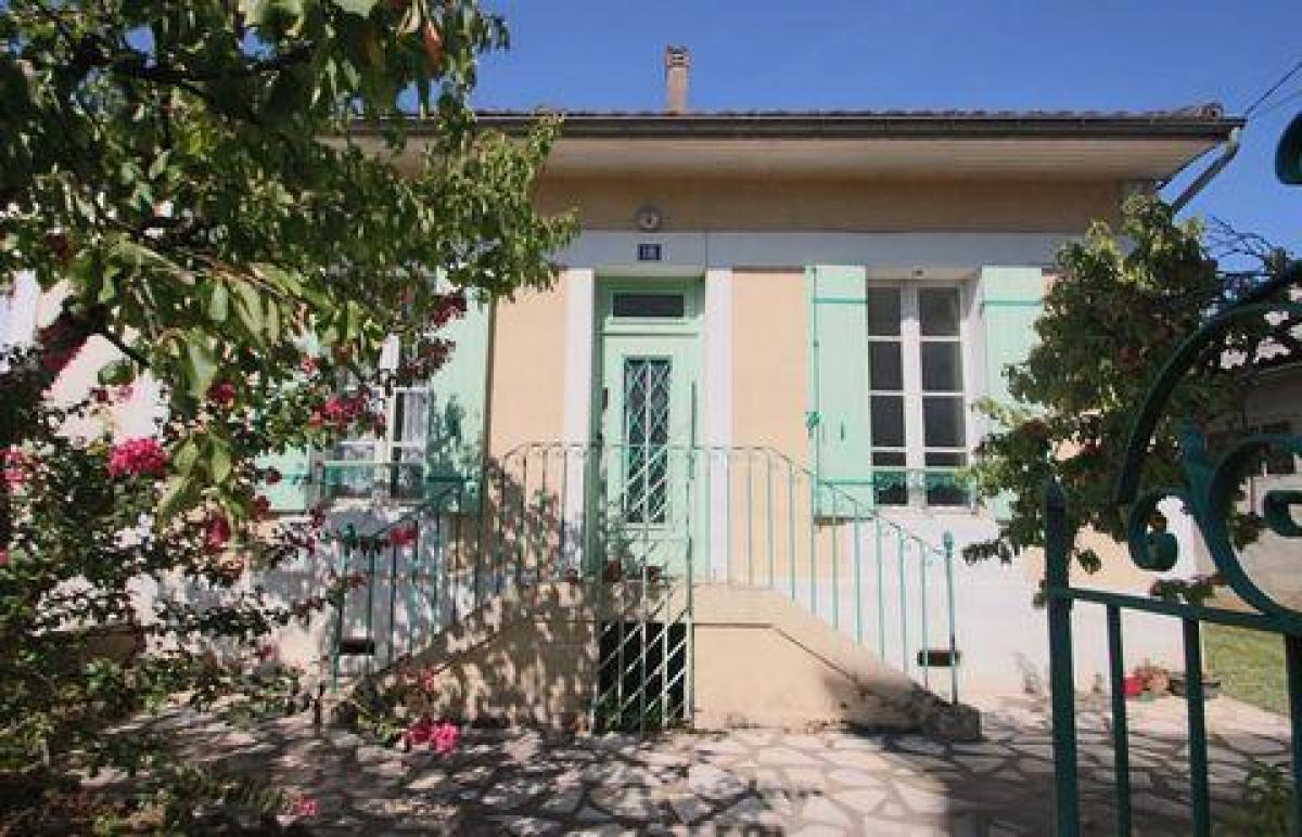 3 bedrooms House in Bergerac, France No. 11838