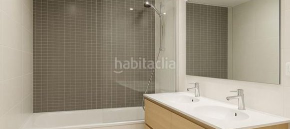 3 bedrooms Apartment in Cornella De Llobregat, Spain No. 140679 19