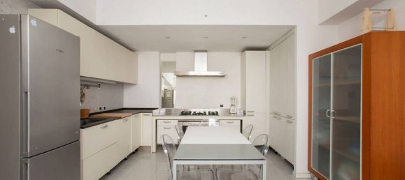 Apartamento de 3 dormitorios en Milan, Italy No. 296852 22