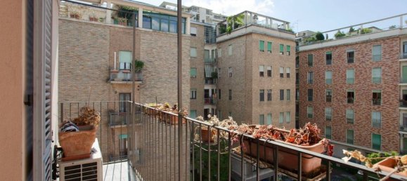 Apartamento de 3 dormitorios en Milan, Italy No. 296852 12