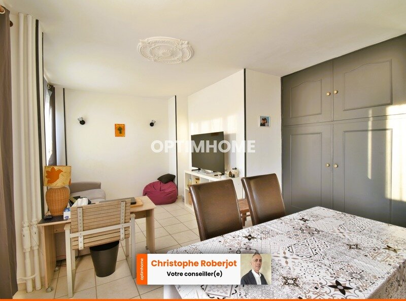 Apartamento de 2 dormitorios en Chalon-sur-Saone, France No. 201366