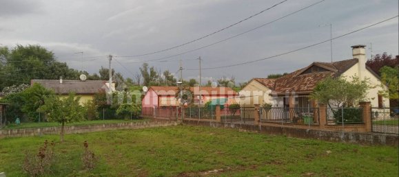 Вилла с 4 спальнями в Порто Толле, Италия № 300486 9