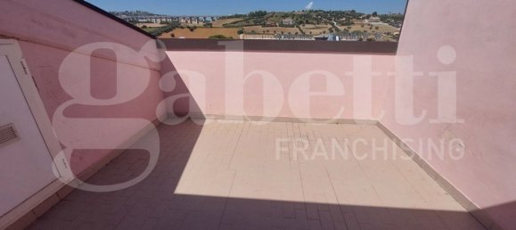 3 Schlafzimmer Penthouse in Tortoreto, Italy, Nr. 313974 12
