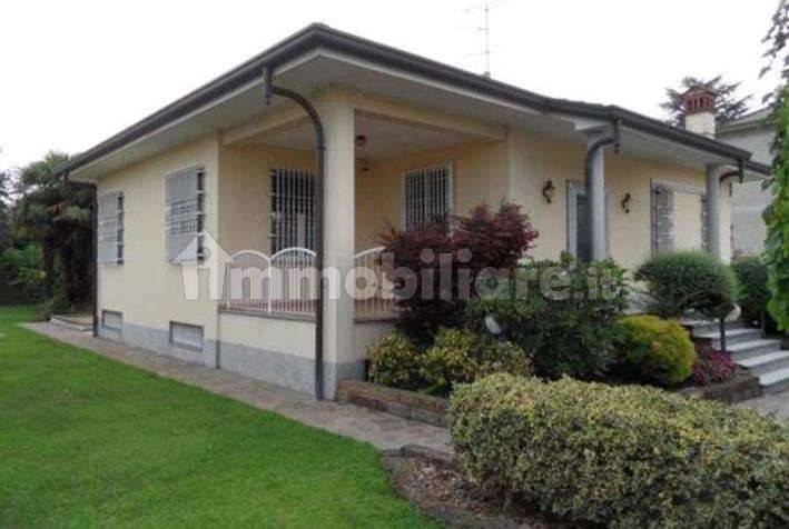 Villa de 4 divisões em Monza, Italy N.º 327620