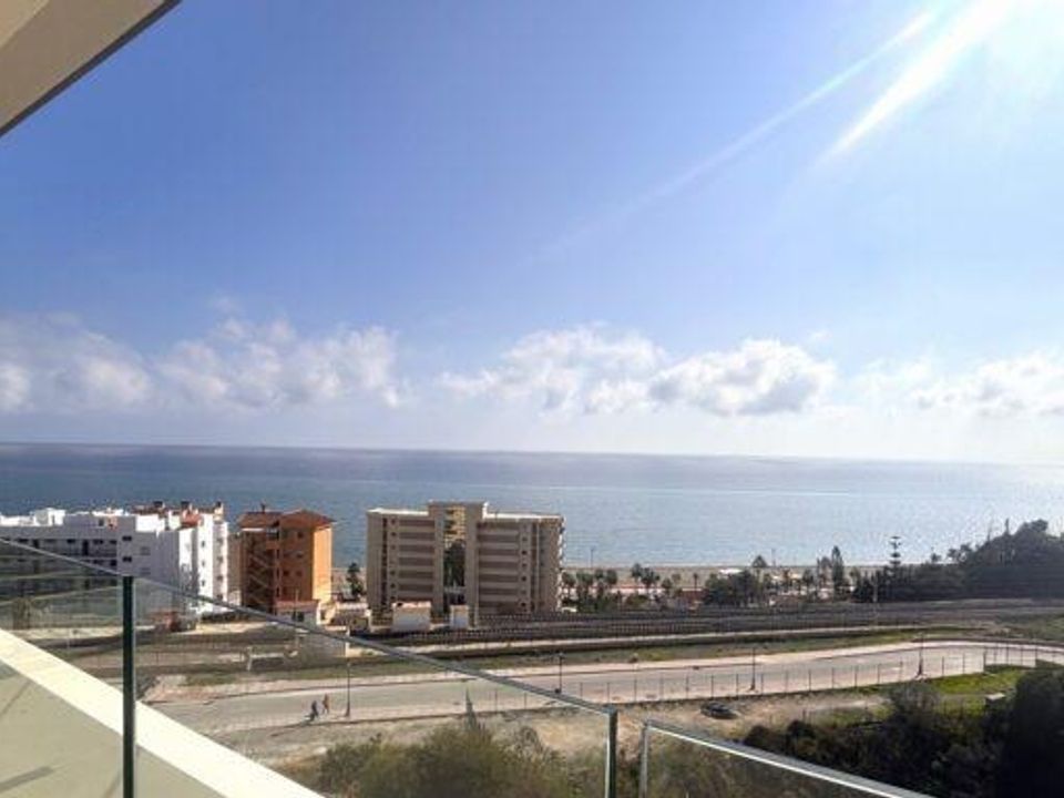 Apartamento de 2 dormitorios en Fuengirola, Spain No. 278993