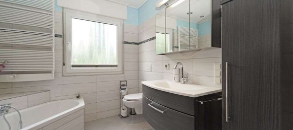 5 rooms House in Wandsbek, Germany No. 292474 16