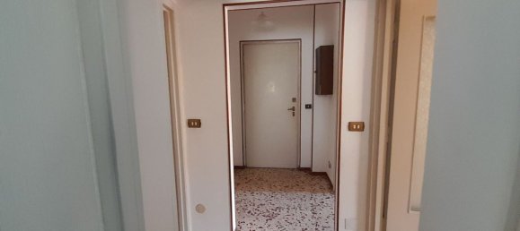 3 rooms Apartment in Novara, Italy No. 270326 2