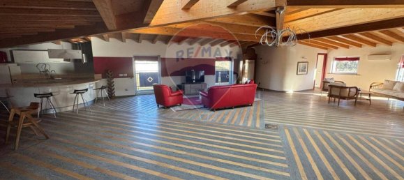 3-salle Penthouse à Varese, Italy No. 83676 2