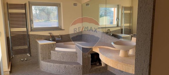 3-salle Penthouse à Varese, Italy No. 83676 13