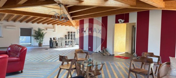 3-salle Penthouse à Varese, Italy No. 83676 15