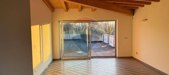 3-salle Penthouse à Varese, Italy No. 83676 8