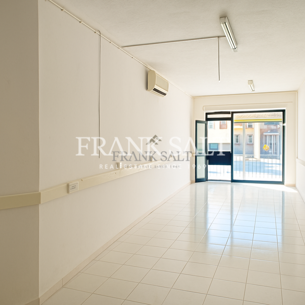  Shop in Saint Paul's Bay, Malta No. 13633