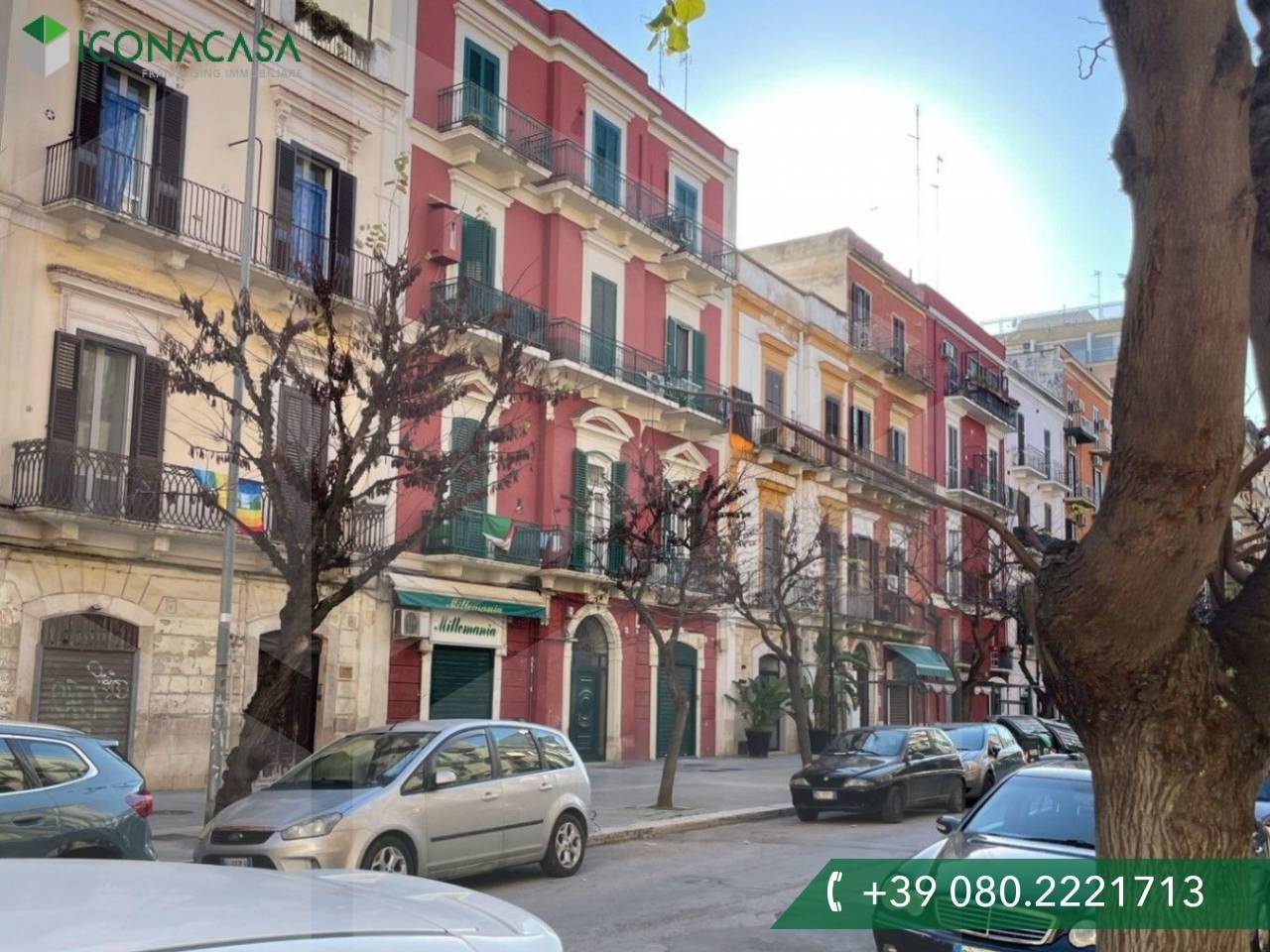 1 room Commercial property in Bari, Italy No. 25550