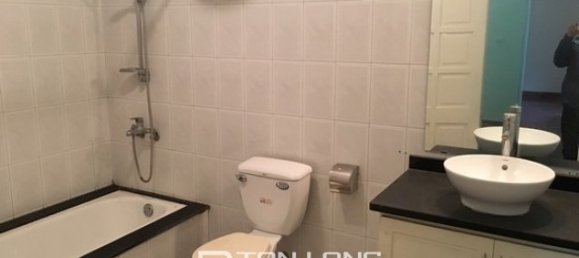 4 غرف نوم منزل في Tay Ho, Vietnam رقم 2013 11