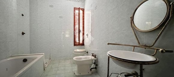 9 bedrooms Villa in Isola Rizza, Italy No. 325194 32