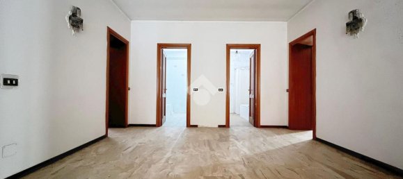 9 bedrooms Villa in Isola Rizza, Italy No. 325194 27
