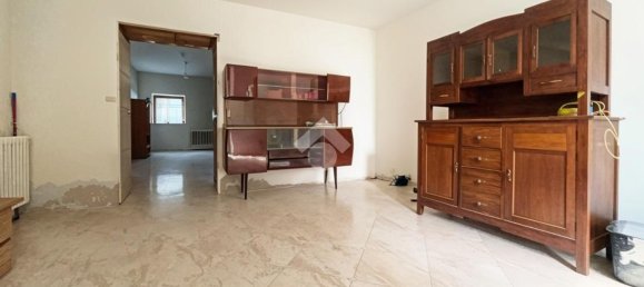 9 bedrooms Villa in Isola Rizza, Italy No. 325194 9