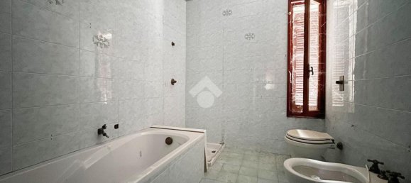 9 bedrooms Villa in Isola Rizza, Italy No. 325194 33