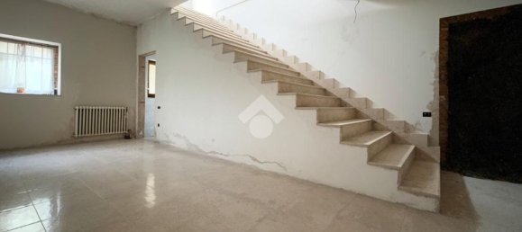 9 bedrooms Villa in Isola Rizza, Italy No. 325194 13