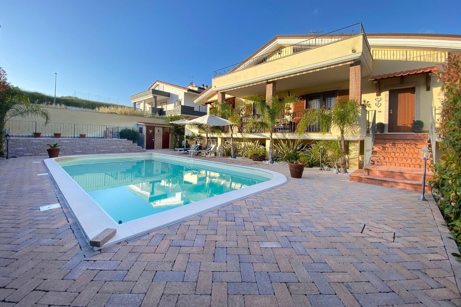 7-Zimmer Villa in Rome, Italy, Nr. 141477