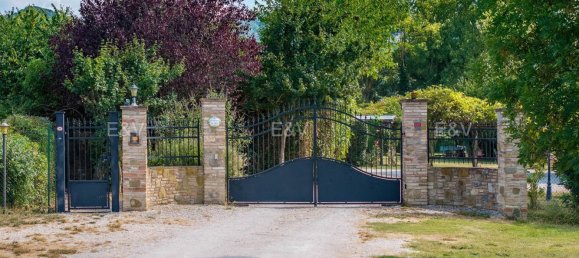 14 rooms House in Bettona, Italy No. 132383 10