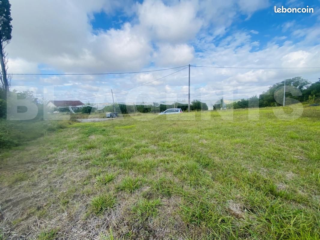 Земельный участок 2700м² в Тарн и Гаронна, Франция № 337972