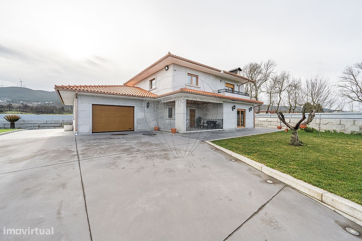 5 bedrooms House in Bornes de Aguiar, Portugal No. 174728