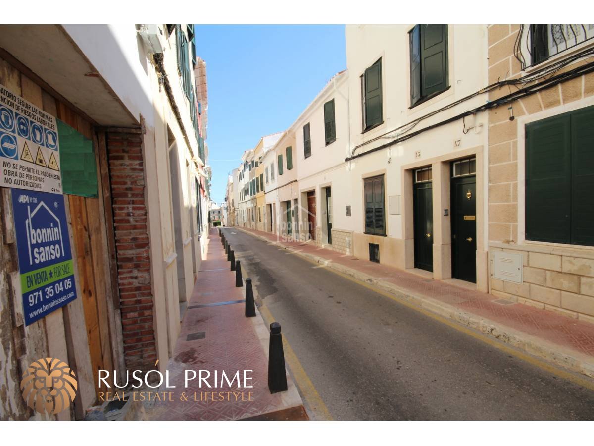 Apartamento de 2 dormitorios en Mahon, Spain No. 1436