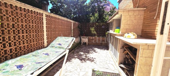 3-salle Appartement à Ardea, Italy No. 285123 11