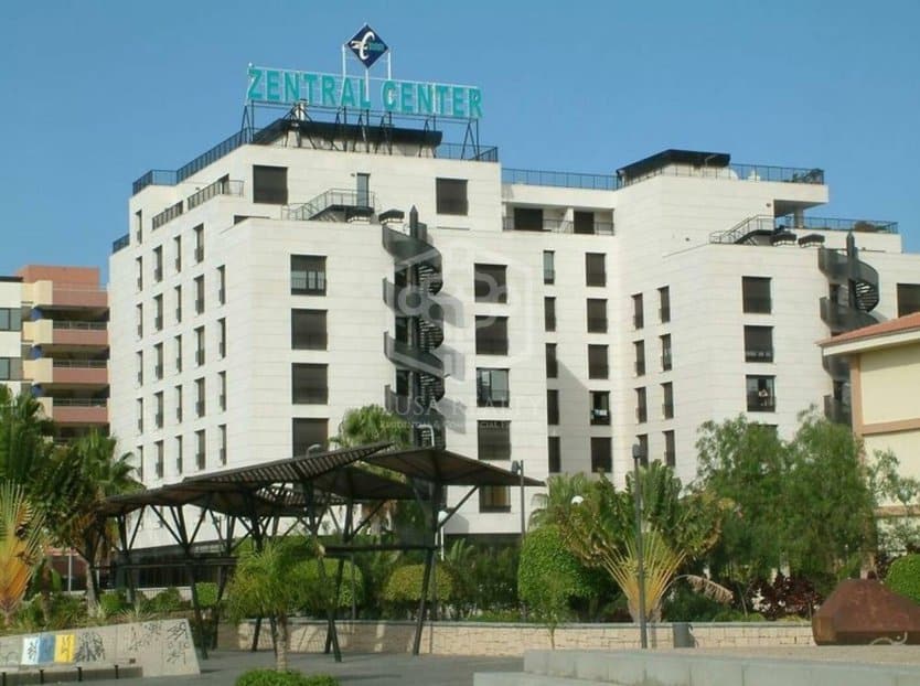 235m² Commercial property in Arona, Spain No. 289285