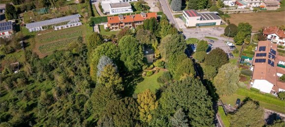 5 bedrooms Villa in Bregnano, Italy No. 139011 6