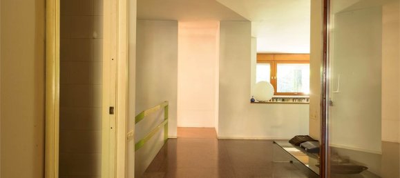 5 bedrooms Villa in Bregnano, Italy No. 139011 22