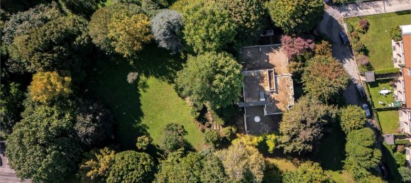 5 bedrooms Villa in Bregnano, Italy No. 139011 3