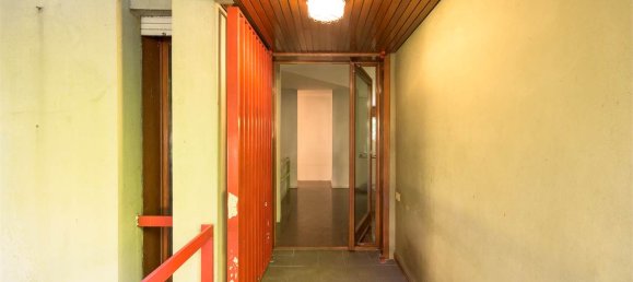 5 bedrooms Villa in Bregnano, Italy No. 139011 23