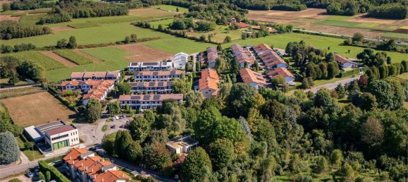 5 bedrooms Villa in Bregnano, Italy No. 139011 4