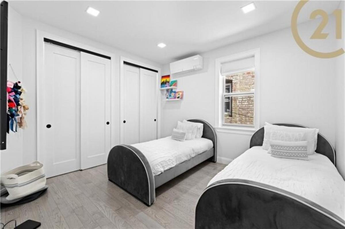 Дом с 3 спальнями в Бруклин, США № 303753