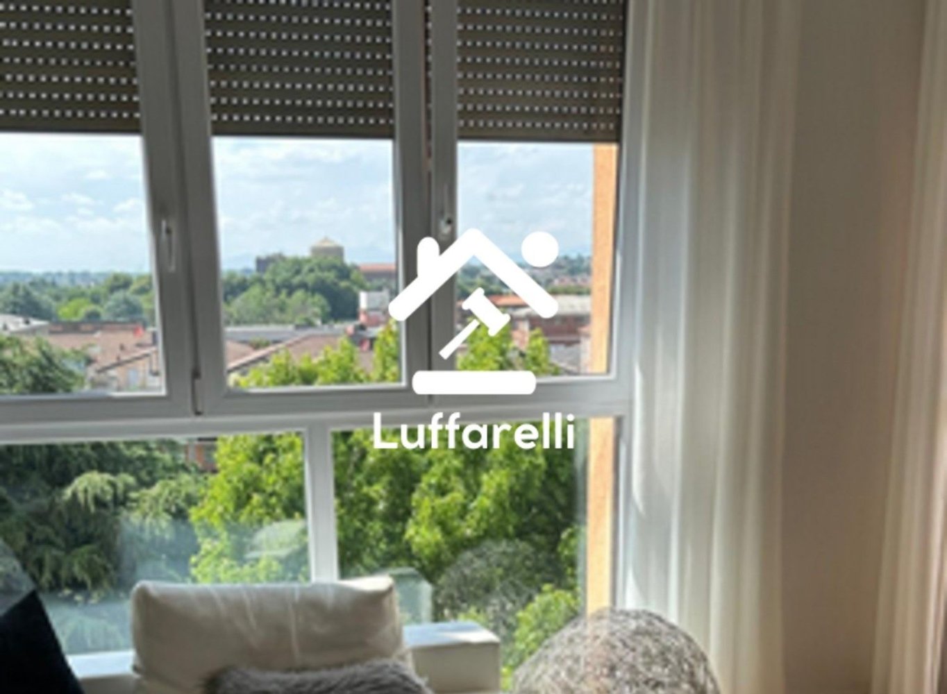 7 rooms Apartment in Meda, Italy No. 7711