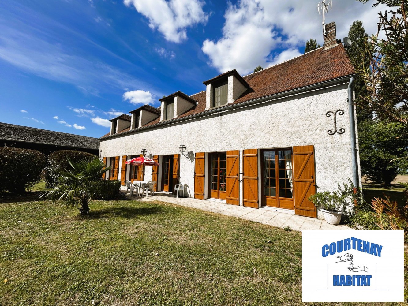 5 Schlafzimmer Haus in Le Charme, France, Nr. 317543