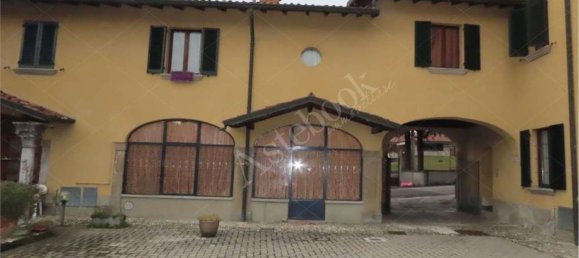 4 rooms Apartment in Sirone, Italy No. 1723 11