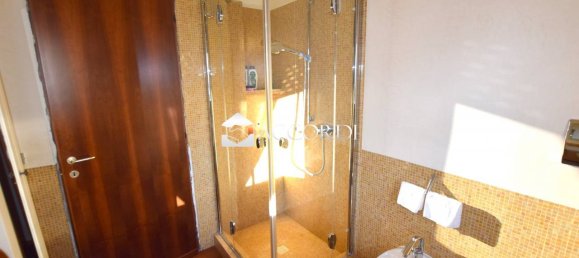 3 bedrooms Villa in Padua, Italy No. 173412 12